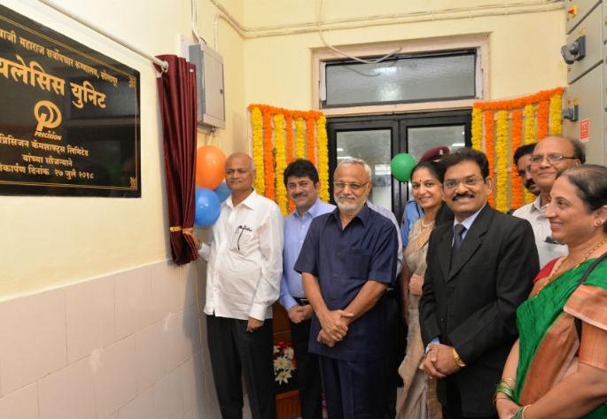 Waiting for a thousand and a thousand patients for kidney transplant, Tatyarao Lahane's information | साडेतेरा हजार रुग्ण किडणी प्रत्यारोपणाच्या प्रतीक्षेत, तात्याराव लहाने यांची माहिती Waiting for a thousand and a thousand patients for kidney transplant, Tatyarao Lahane's information | साडेतेरा हजार रुग्ण किडणी प्रत्यारोपणाच्या प्रतीक्षेत, तात्याराव लहाने यांची माहिती