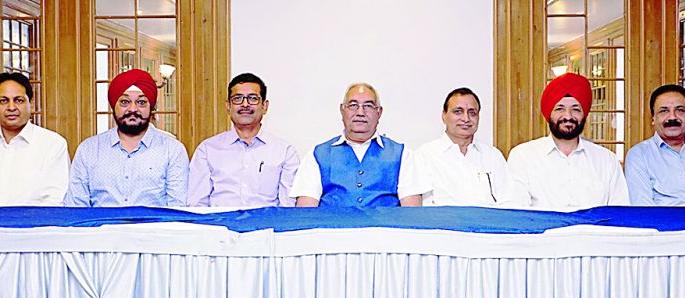 Taxpayers benefit from GST revenue | जीएसटी महसूलवाढीचा फायदा करदात्यांना मिळावा 