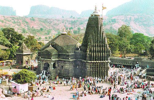  The crowd of devotees to Trimbakeshwar | त्र्यंबकेश्वरला भाविकांची गर्दी