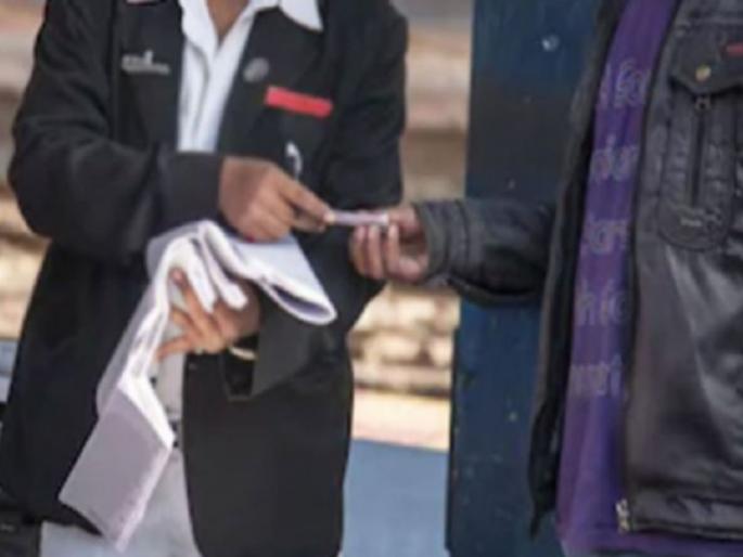 problem create of railway by without ticket passengers | रेल्वेला फुकट्या प्रवाशांचा जाच