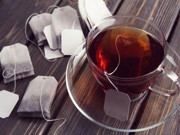 do you know about these beauty hacks of used tea bags | वापरलेल्या टी बॅगचा असाही होतो वापर... त्वचा आणि केसांसाठी ठरतं फायदेशीर!