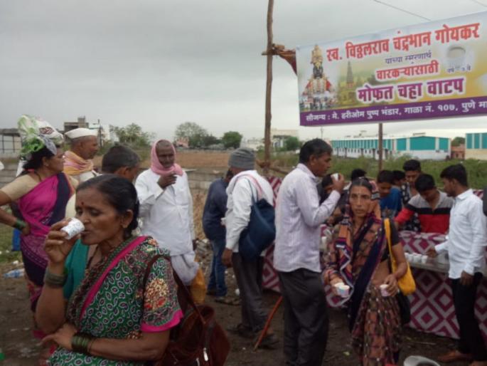 I see Vitthal in every Varkari going to pandharpur for wari .. | वारीला जाणाऱ्या प्रत्येक वारकऱ्यात मला विठ्ठल दिसतो..  I see Vitthal in every Varkari going to pandharpur for wari .. | वारीला जाणाऱ्या प्रत्येक वारकऱ्यात मला विठ्ठल दिसतो..