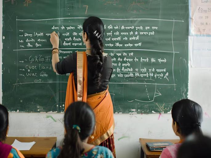 A woman who worked in a government job in Bareilly, Uttar Pradesh, for 9 years turned out to be Pakistani, police will arrest her | सरकारी नोकरी करणाऱ्या शिक्षिकेचं गुपित ९ वर्षांनी उघडलं; अख्खं शिक्षण विभाग हादरलं A woman who worked in a government job in Bareilly, Uttar Pradesh, for 9 years turned out to be Pakistani, police will arrest her | सरकारी नोकरी करणाऱ्या शिक्षिकेचं गुपित ९ वर्षांनी उघडलं; अख्खं शिक्षण विभाग हादरलं