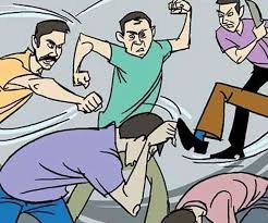 A teacher who has been abusive with the student, was beaten in Malakpur | विद्यार्थीनीशी असभ्य वर्तणूक करणाऱ्या शिक्षकाला मलकापुरात चोपले A teacher who has been abusive with the student, was beaten in Malakpur | विद्यार्थीनीशी असभ्य वर्तणूक करणाऱ्या शिक्षकाला मलकापुरात चोपले