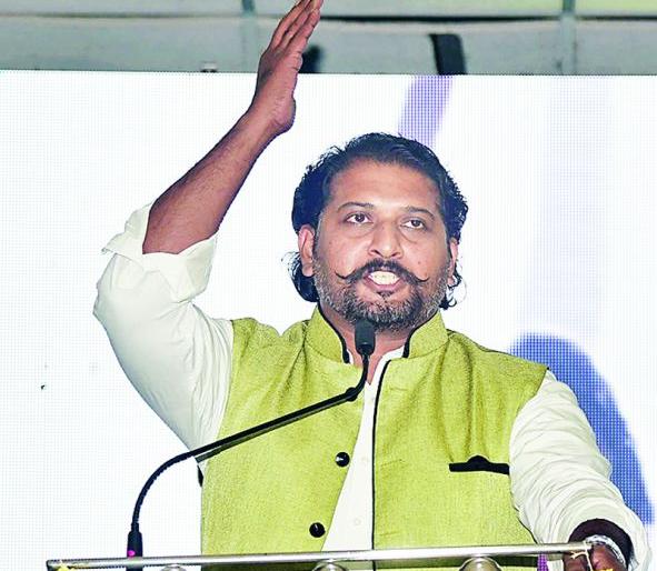 Teachers should become mother Jijau to make students: Sumant Tekade's appeal | शिक्षकांनी माता जिजाऊ होऊन विद्यार्थ्यांना घडवावे :  सुमंत टेकाडे यांचे आवाहन Teachers should become mother Jijau to make students: Sumant Tekade's appeal | शिक्षकांनी माता जिजाऊ होऊन विद्यार्थ्यांना घडवावे :  सुमंत टेकाडे यांचे आवाहन