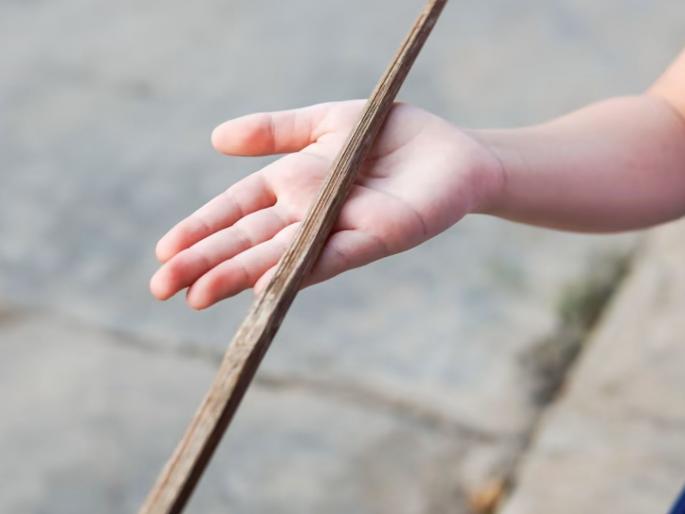 Shocking! Student beaten to death by teacher for not wearing uniform | धक्कादायक! गणवेश परिधान करून न आल्याने शिक्षकाकडून विद्यार्थ्याला रक्तबंबाळ होईपर्यंत मारहाण