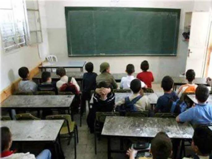 Give teachers, if not then give goats to students parents get angry as school is empty in Palghar | शिक्षक द्या, नाय तर मुलांना शेळ्या द्या! पालघर जिल्ह्यातील ग्रामस्थांची मागणी Give teachers, if not then give goats to students parents get angry as school is empty in Palghar | शिक्षक द्या, नाय तर मुलांना शेळ्या द्या! पालघर जिल्ह्यातील ग्रामस्थांची मागणी