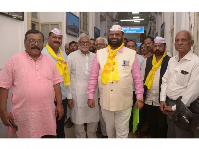 Nagpur Division Teachers Constituency Election; 5 applications filed by two candidates | शिक्षक मतदारसंघ निवडणूक; दोन उमेदवारांचे पाच अर्ज दाखल Nagpur Division Teachers Constituency Election; 5 applications filed by two candidates | शिक्षक मतदारसंघ निवडणूक; दोन उमेदवारांचे पाच अर्ज दाखल