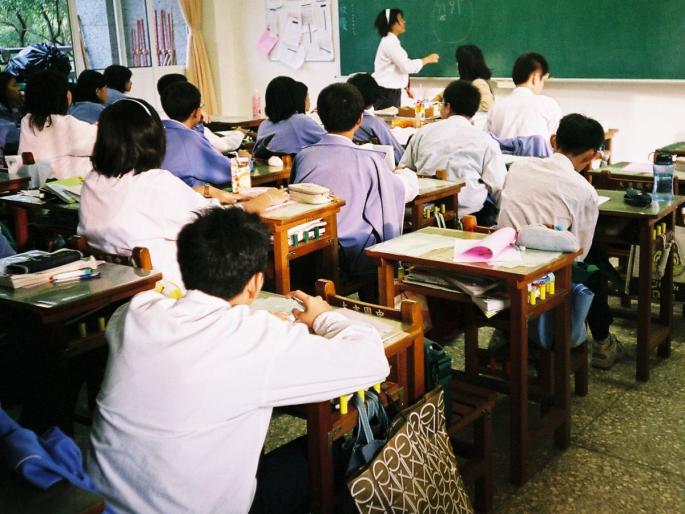 A school in Kerala announced periods leave 100 years ago | केरळमधील 'या' शाळेने 102 वर्षांपूर्वीच जाहीर केली होती मासिक पाळीची सुट्टी A school in Kerala announced periods leave 100 years ago | केरळमधील 'या' शाळेने 102 वर्षांपूर्वीच जाहीर केली होती मासिक पाळीची सुट्टी