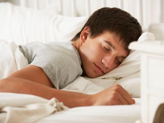 teenagers who sleeps more are prone to diabetes kind of disease says study | सकाळी उशीरापर्यंत झोपणाऱ्या किशोरवयीन मुलांना डायबिटीसचा धोका सर्वाधिक, संशोधनात दावा teenagers who sleeps more are prone to diabetes kind of disease says study | सकाळी उशीरापर्यंत झोपणाऱ्या किशोरवयीन मुलांना डायबिटीसचा धोका सर्वाधिक, संशोधनात दावा
