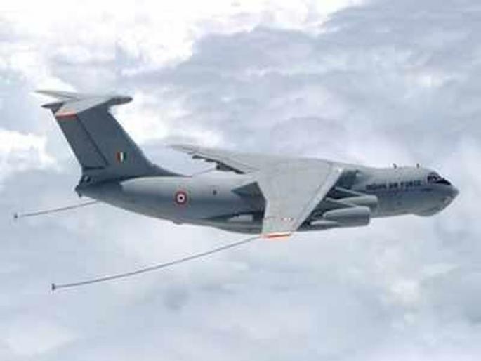 MakingHistory: first ever midair refueling of indian Tejas aircraft | MakingHistory : भारताचे तेजस हवेतच इंधन भरते तेव्हा.... MakingHistory: first ever midair refueling of indian Tejas aircraft | MakingHistory : भारताचे तेजस हवेतच इंधन भरते तेव्हा....
