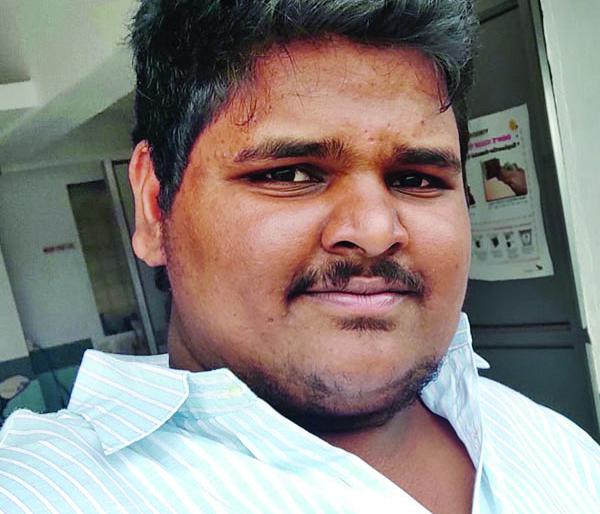 His brilliant performance overcoming disability | Divyang - अपंगत्वावर मात करून त्याची तेजस कामगिरी