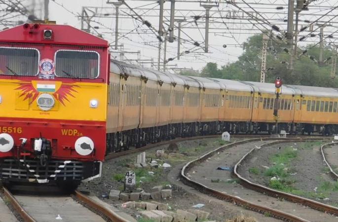 Superfast train travel; Delhi-Chandigarh only in 3 hours | सुपरफास्ट रेल्वे प्रवास; दिल्ली-चंदिगढ केवळ 3 तासांमध्ये Superfast train travel; Delhi-Chandigarh only in 3 hours | सुपरफास्ट रेल्वे प्रवास; दिल्ली-चंदिगढ केवळ 3 तासांमध्ये