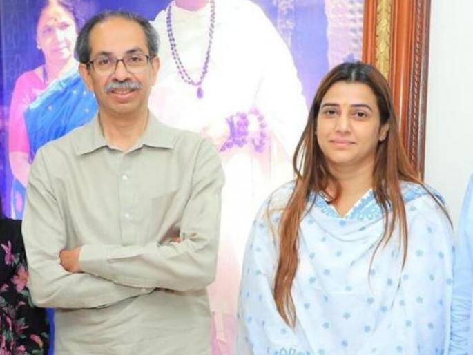 I am still with uddhav Thackeray; tejasvee ghosalkar clarifies, appeals not to give political spin | मी अजूनही ठाकरेंसोबत; तेजस्वी घोसाळकरांचे स्पष्टीकरण, राजकीय वळण न देण्याचे केले आवाहन I am still with uddhav Thackeray; tejasvee ghosalkar clarifies, appeals not to give political spin | मी अजूनही ठाकरेंसोबत; तेजस्वी घोसाळकरांचे स्पष्टीकरण, राजकीय वळण न देण्याचे केले आवाहन