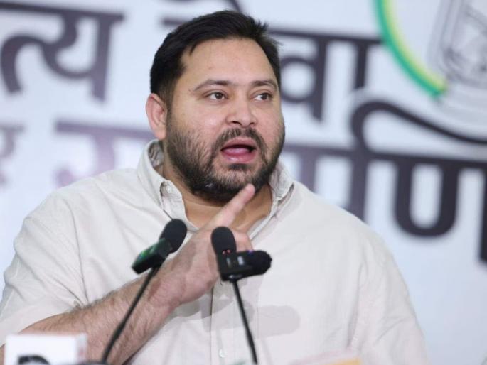 Law to provide government job to every family Tejashwi Yadav assures | प्रत्येक कुटुंबाला सरकारी नोकरी देण्यासाठी कायदा; तेजस्वी यादव यांचे आश्वासन Law to provide government job to every family Tejashwi Yadav assures | प्रत्येक कुटुंबाला सरकारी नोकरी देण्यासाठी कायदा; तेजस्वी यादव यांचे आश्वासन