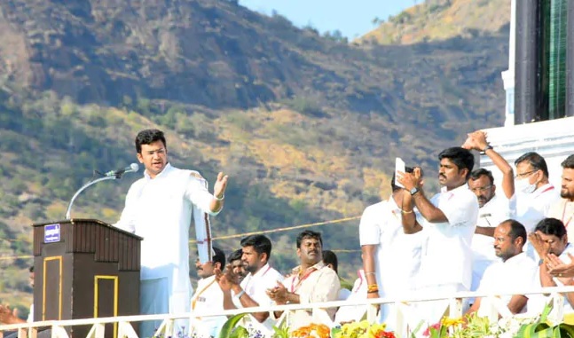 DMK Is Anti Hindu Must Defeat It BJPs Tejasvi Surya In Tamil Nadu | DMK हिंदूविरोधी पक्ष, तमिळ भाषेला वाचवायचं असेल तर हिंदुत्व आणलं पाहिजे : तेजस्वी सूर्या DMK Is Anti Hindu Must Defeat It BJPs Tejasvi Surya In Tamil Nadu | DMK हिंदूविरोधी पक्ष, तमिळ भाषेला वाचवायचं असेल तर हिंदुत्व आणलं पाहिजे : तेजस्वी सूर्या