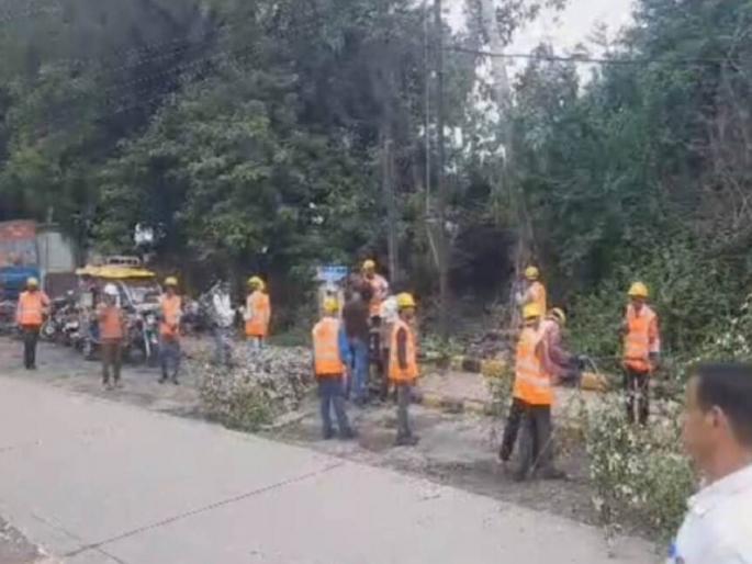 The hill flyover ceased to exist and it took a month to demolish the land | टेकडी उड्डाणपुलाचे अस्तित्व संपले, जमीनदोस्त करायला लागला महिनाभराचा कालावधी The hill flyover ceased to exist and it took a month to demolish the land | टेकडी उड्डाणपुलाचे अस्तित्व संपले, जमीनदोस्त करायला लागला महिनाभराचा कालावधी