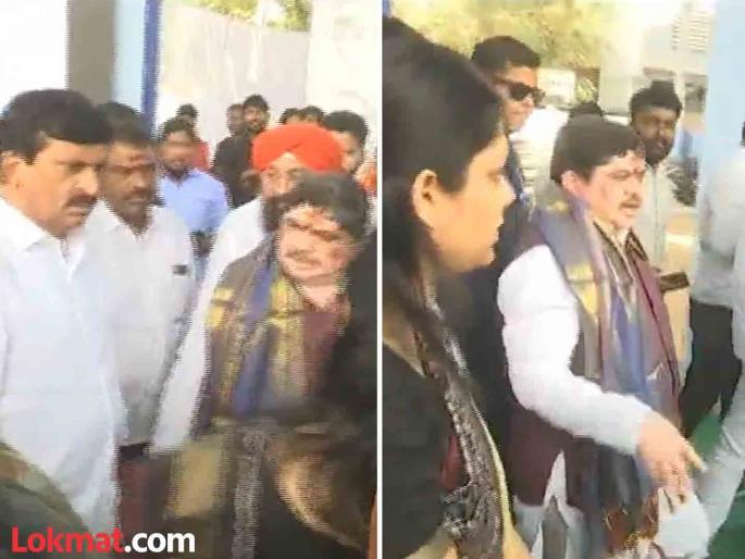 Dont you have common sense Telangana Revenue Minister lashes out at IAS officer | VIDEO: "तुम्हाला अक्कल आहे की नाही?"; महिला जिल्हाधिकाऱ्याला महसूल मंत्र्यांनी सर्वासमोर सुनावलं Dont you have common sense Telangana Revenue Minister lashes out at IAS officer | VIDEO: "तुम्हाला अक्कल आहे की नाही?"; महिला जिल्हाधिकाऱ्याला महसूल मंत्र्यांनी सर्वासमोर सुनावलं