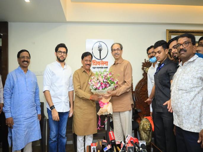 Former MLA Rajan Teli finally resigned from BJP and joined Uddhav Sena | भाजपला रामराम; राजन तेलींच्या हाती मशाल, उद्धव ठाकरेंच्या प्रमुख उपस्थितीत पक्षप्रवेश