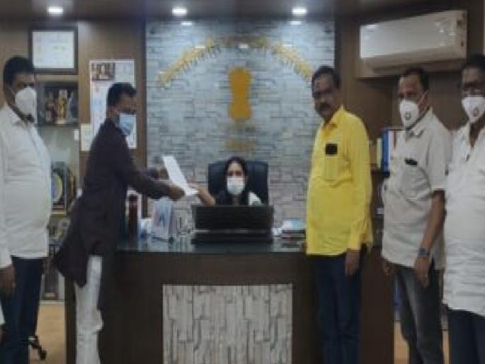 Superintendent of Police is acting against BJP under pressure says Rajan Teli | पोलीस अधीक्षक दबावाखाली भाजपाच्या विरोधात वागत आहेत - राजन तेली Superintendent of Police is acting against BJP under pressure says Rajan Teli | पोलीस अधीक्षक दबावाखाली भाजपाच्या विरोधात वागत आहेत - राजन तेली