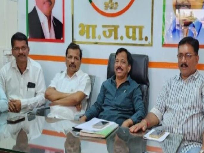 Thackeray group April Fool movement against Minister Kesarkar is correct says Rajan Teli | मंत्री केसरकरांविरोधातील ठाकरे गटाचे 'एप्रिल फुल आंदोलन' योग्यच - राजन तेली  Thackeray group April Fool movement against Minister Kesarkar is correct says Rajan Teli | मंत्री केसरकरांविरोधातील ठाकरे गटाचे 'एप्रिल फुल आंदोलन' योग्यच - राजन तेली