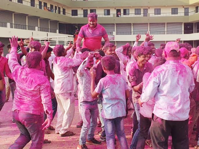 In the parliamentary elections, the fortress of the fort has collapsed | लोकसभा निवडणुकीत राष्ट्रवादीचा बालेकिल्ला ढासळला In the parliamentary elections, the fortress of the fort has collapsed | लोकसभा निवडणुकीत राष्ट्रवादीचा बालेकिल्ला ढासळला
