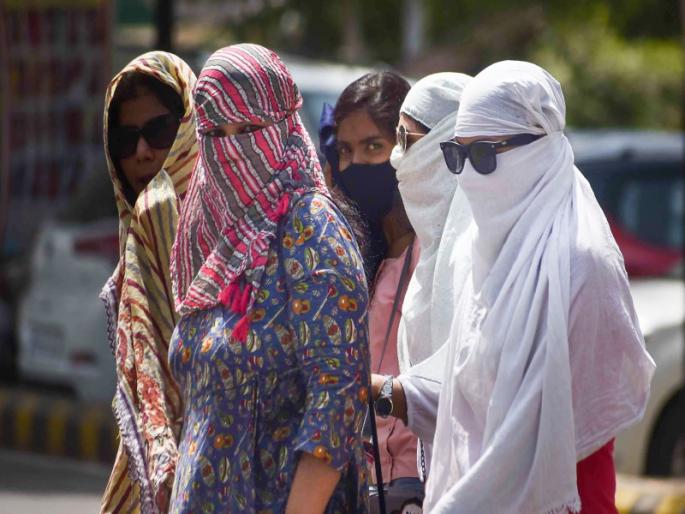 Record high temperature Pune @ 43 Citizens are shocked by extreme heat sweat from the body | उच्चांकी तापमानाची नोंद, पुणे @ ४३ ! नागरिक प्रचंड उकाड्याने हैराण, अंगातून घामाच्या धारा Record high temperature Pune @ 43 Citizens are shocked by extreme heat sweat from the body | उच्चांकी तापमानाची नोंद, पुणे @ ४३ ! नागरिक प्रचंड उकाड्याने हैराण, अंगातून घामाच्या धारा