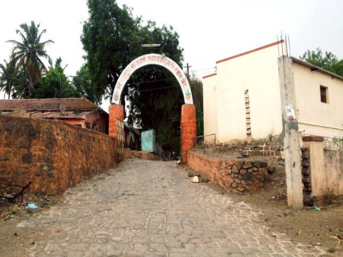 The money in the donation box was stolen by the assistant manager of the temple; Exciting events in the race | मंदिरातल्या सहाय्यक मॅनेजरनेच चोरले दानपेटीतील पैसे; दौंडमधील खळबळजनक घटना The money in the donation box was stolen by the assistant manager of the temple; Exciting events in the race | मंदिरातल्या सहाय्यक मॅनेजरनेच चोरले दानपेटीतील पैसे; दौंडमधील खळबळजनक घटना
