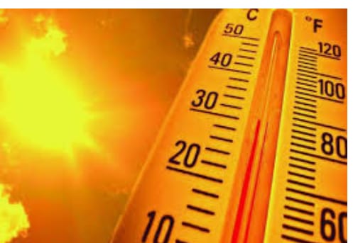 Temperature drop; Nagpur dropped by 2.5 | तापमानाची घसरगुंडी; नागपूर २.५ ने खालावले Temperature drop; Nagpur dropped by 2.5 | तापमानाची घसरगुंडी; नागपूर २.५ ने खालावले