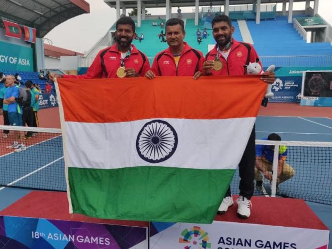 Asian Games 2018: When Pakistan players cheer for India ... | Asian Games 2018: पाकिस्तानचे खेळाडू भारतासाठी चिअर्स करतात तेव्हा... Asian Games 2018: When Pakistan players cheer for India ... | Asian Games 2018: पाकिस्तानचे खेळाडू भारतासाठी चिअर्स करतात तेव्हा...