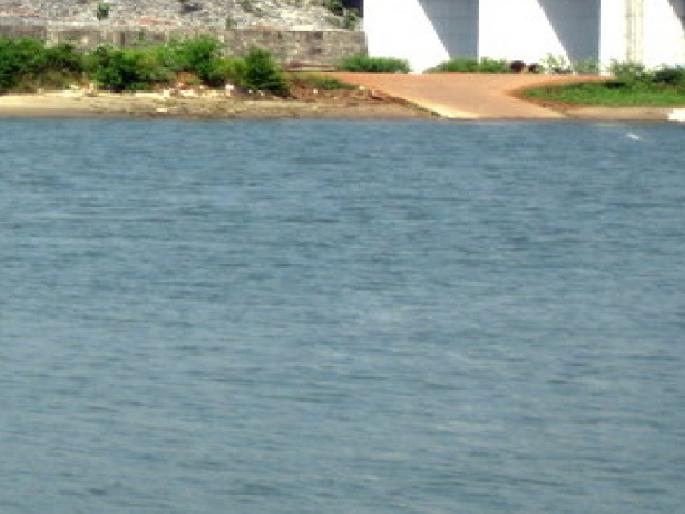 Body found in Banda-Terekhol river, relief work started with the help of locals | बांदा-तेरेखोल नदीपात्रात आढळला मृतदेह, स्थानिकांच्या साह्याने मदत कार्य सुरू Body found in Banda-Terekhol river, relief work started with the help of locals | बांदा-तेरेखोल नदीपात्रात आढळला मृतदेह, स्थानिकांच्या साह्याने मदत कार्य सुरू