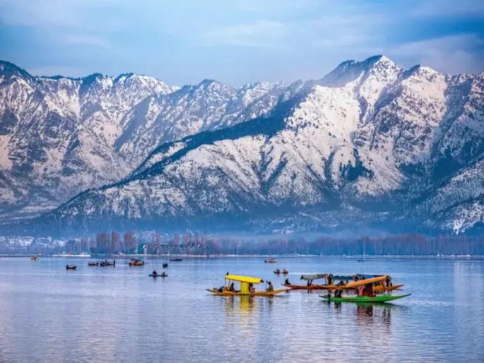 Kashmir is still the first choice of tourists; The effect of the pahalgam attack is temporary, hope that everything will be fine | अजूनही पर्यटकांची पहिली पसंती काश्मीरलाच; हल्ल्याचा परिणाम तात्पुरता, सर्व सुरळीत होण्याची आशा