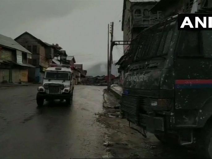 Security forces in Anantnag kill two terrorists | अनंतनागमध्ये सुरक्षा दलाच्या जवानांनी दोन दहशतवाद्यांचा केला खात्मा Security forces in Anantnag kill two terrorists | अनंतनागमध्ये सुरक्षा दलाच्या जवानांनी दोन दहशतवाद्यांचा केला खात्मा