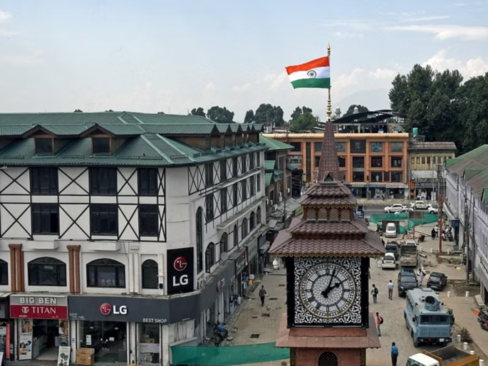 Significant decline in terror attacks in Kashmir, peace restored for the second time in two decades | नंदनवन झाले पुन्हा शांत! काश्मिरातील दहशतवादी हल्ल्यांत लक्षणीय घट Significant decline in terror attacks in Kashmir, peace restored for the second time in two decades | नंदनवन झाले पुन्हा शांत! काश्मिरातील दहशतवादी हल्ल्यांत लक्षणीय घट
