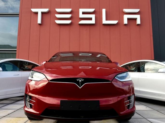 Tesla has no investment in Karnataka; The government is optimistic about coming to Maharashtra | टेस्लाची कर्नाटकमध्ये गुंतवणूक नाही; महाराष्ट्रात येण्याबाबत सरकार आशावादी Tesla has no investment in Karnataka; The government is optimistic about coming to Maharashtra | टेस्लाची कर्नाटकमध्ये गुंतवणूक नाही; महाराष्ट्रात येण्याबाबत सरकार आशावादी