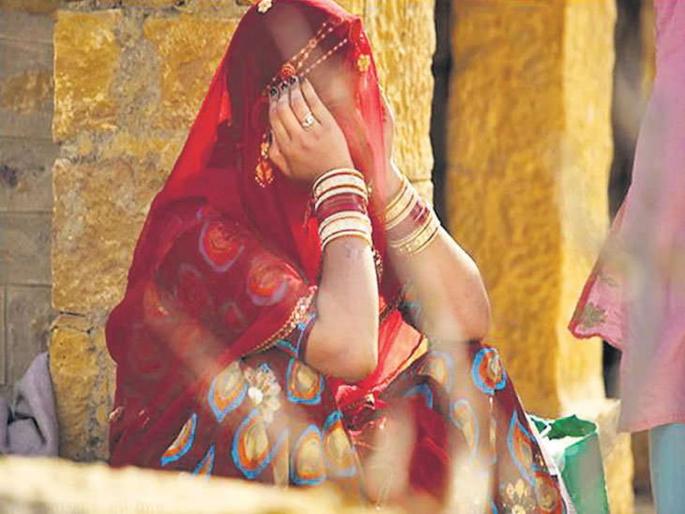 Annis demands omission of virginity test from the syllabus | अभ्यासक्रमातून कौमार्य चाचणी वगळण्याची अंनिसची मागणी Annis demands omission of virginity test from the syllabus | अभ्यासक्रमातून कौमार्य चाचणी वगळण्याची अंनिसची मागणी