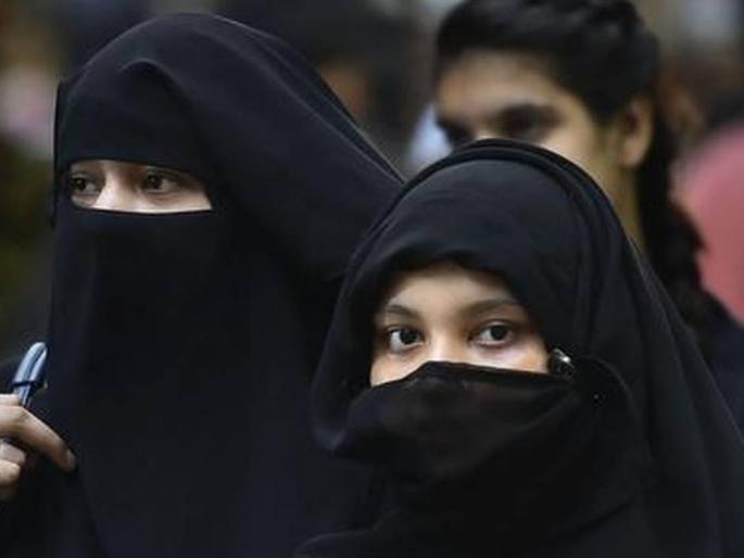 husband gave talaq after 25 years of marriage; 10 children's in her family | शारीरिक संबंधास नकार दिला; 25 वर्षांच्या संसारानंतर पतीने दिला तलाक; पदरात 10 मुले husband gave talaq after 25 years of marriage; 10 children's in her family | शारीरिक संबंधास नकार दिला; 25 वर्षांच्या संसारानंतर पतीने दिला तलाक; पदरात 10 मुले