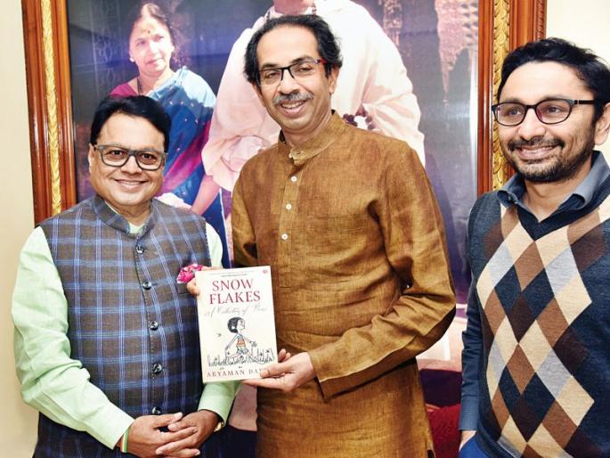 vijay darda and rishi darda meets shiv sena chief uddhav thackeray discuss political happenings in state and country | विविध विषयांवर ठाकरे-दर्डा यांची चर्चा vijay darda and rishi darda meets shiv sena chief uddhav thackeray discuss political happenings in state and country | विविध विषयांवर ठाकरे-दर्डा यांची चर्चा