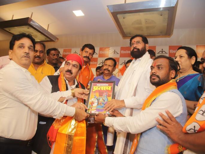 ncp sharad pawar group thackeray group congress big setback in pune chandrapur nandurbar dharashiv the many former corporators join shinde group | पुणे, चंद्रपूर, नंदूरबार, धाराशिव; शरद पवार गट, उद्धवसेनेला खिंडार, माजी नगरसेवक शिंदे गटात