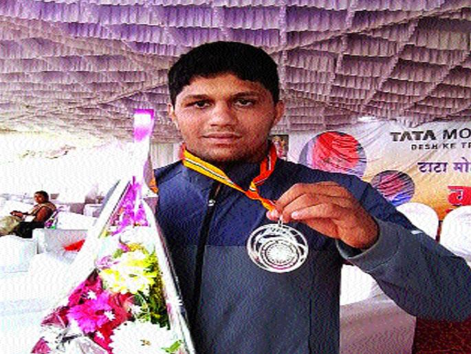 Rohan win silver medals in national wrestling competition | राष्ट्रीय कुस्ती स्पर्धेत कोल्हापूरच्या रोहनला रौप्य Rohan win silver medals in national wrestling competition | राष्ट्रीय कुस्ती स्पर्धेत कोल्हापूरच्या रोहनला रौप्य