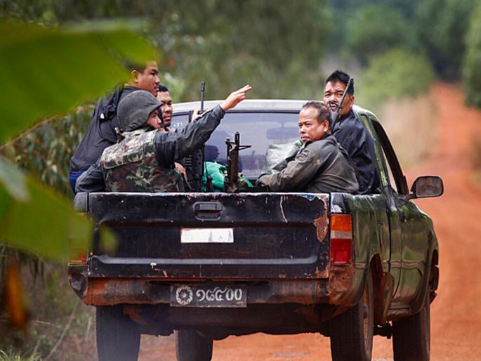 Thai and Cambodian troops clash: India's neighbors Two Asian countries clash on border; Gunfire between armies, pre-war tension... | भारताचे तसे शेजारीच: आशियातील दोन देश सीमेवर भिडले; सैन्यामध्ये गोळीबार, युद्धपूर्व तणाव... Thai and Cambodian troops clash: India's neighbors Two Asian countries clash on border; Gunfire between armies, pre-war tension... | भारताचे तसे शेजारीच: आशियातील दोन देश सीमेवर भिडले; सैन्यामध्ये गोळीबार, युद्धपूर्व तणाव...