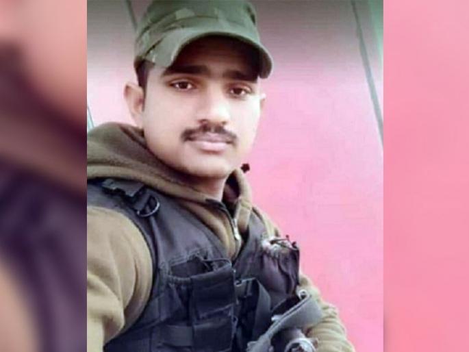 Pulwama Attack crpf jawan thaka belkar survives after his leave confirmed at the last moment | Pulwama Attack: शेवटच्या क्षणी 'तो' मेसेज आला अन् जवानाचा जीव थोडक्यात वाचला Pulwama Attack crpf jawan thaka belkar survives after his leave confirmed at the last moment | Pulwama Attack: शेवटच्या क्षणी 'तो' मेसेज आला अन् जवानाचा जीव थोडक्यात वाचला