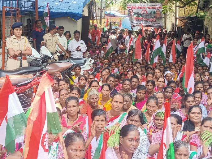 If the demands of tribals are not fulfilled, they will enter the house of the Chief Minister Warning of labor organization in welfare | आदिवासींच्या मागण्या पूर्ण झाल्या नाही तर मुख्यमंत्र्यांच्या घरात घुसणार; कल्याणमध्ये श्रमजीवी संघटनेचा इशारा If the demands of tribals are not fulfilled, they will enter the house of the Chief Minister Warning of labor organization in welfare | आदिवासींच्या मागण्या पूर्ण झाल्या नाही तर मुख्यमंत्र्यांच्या घरात घुसणार; कल्याणमध्ये श्रमजीवी संघटनेचा इशारा