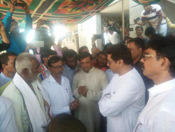 Raj Thackeray assure to gets justice for Dhope family in Karanja | कारंजा येथील ढोपे कुटुंबियांना न्याय मिळवून देणार : राज ठाकरे Raj Thackeray assure to gets justice for Dhope family in Karanja | कारंजा येथील ढोपे कुटुंबियांना न्याय मिळवून देणार : राज ठाकरे