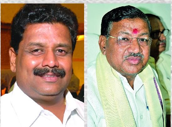 During the bandh in Nagpur, the grouping in Congress | नागपुरात बंददरम्यानदेखील काँग्रेसमध्ये गटबाजी During the bandh in Nagpur, the grouping in Congress | नागपुरात बंददरम्यानदेखील काँग्रेसमध्ये गटबाजी