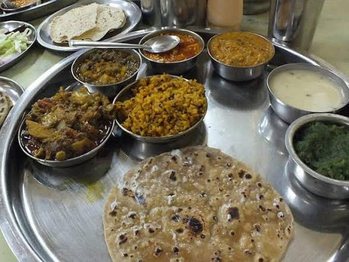 Due to social responsibility, a meal can be made for 10 rupees like shiv sena | सामाजिक दायित्वामुळे १० रुपयांत जेवण शक्य Due to social responsibility, a meal can be made for 10 rupees like shiv sena | सामाजिक दायित्वामुळे १० रुपयांत जेवण शक्य