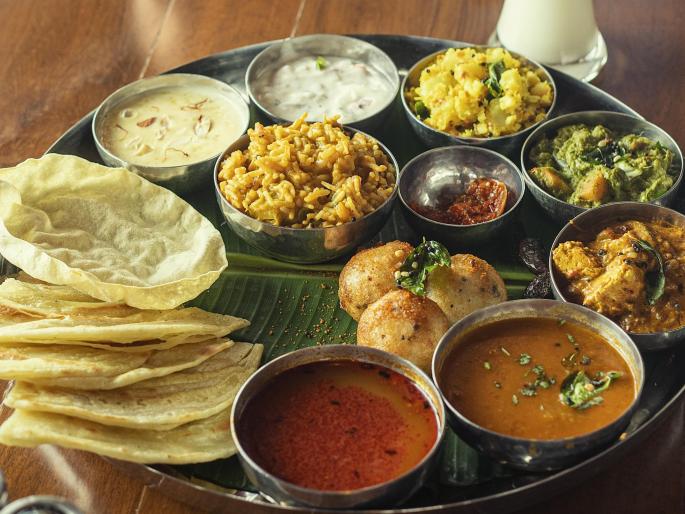 Feeling sleepy after lunch, avoid these things and change your eating habits | दुपारी जेवण झालं की खूप झोप येते? मग आहारात करा हे साधे- सोपे बदल..