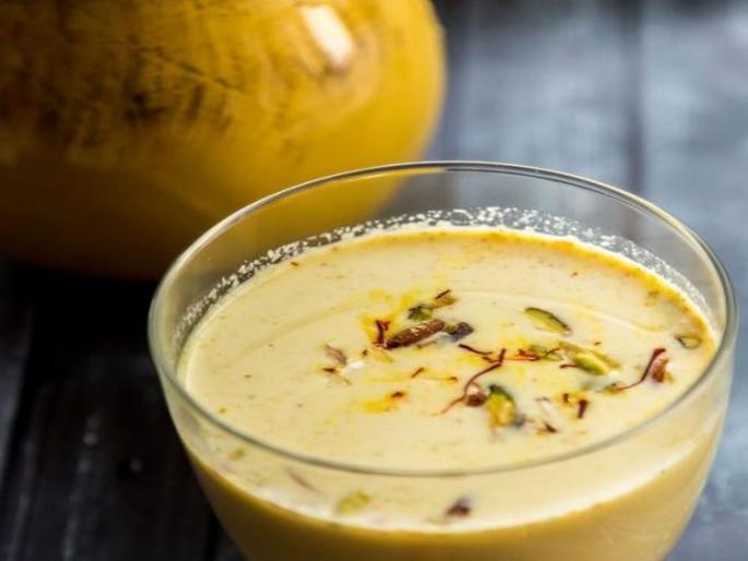 Drink thandai for acidity and bloating in summer | उन्हाळ्यामध्ये अ‍ॅसिडीटी दूर करण्यासाठी 'हे' ड्रिंक करेल मदत