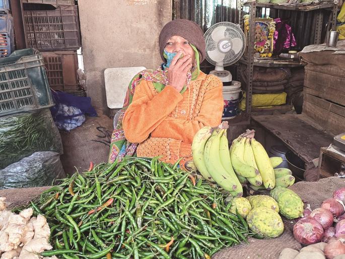 Cold weather! Chhatrapati Sambhajinagar's mercury at 10.6 degrees, cold weather even during the day | थंडीचा कडाका ! छत्रपती संभाजीनगरचा पारा १०.६ अंशांवर, दिवसाही थंड वातावरण Cold weather! Chhatrapati Sambhajinagar's mercury at 10.6 degrees, cold weather even during the day | थंडीचा कडाका ! छत्रपती संभाजीनगरचा पारा १०.६ अंशांवर, दिवसाही थंड वातावरण
