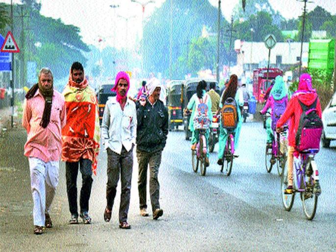 A sheet of hard smoke spread | कडक धुक्याची पसरली चादर A sheet of hard smoke spread | कडक धुक्याची पसरली चादर